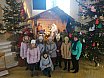 Mieszkanki odwiedzają szopki bożonarodzeniowe